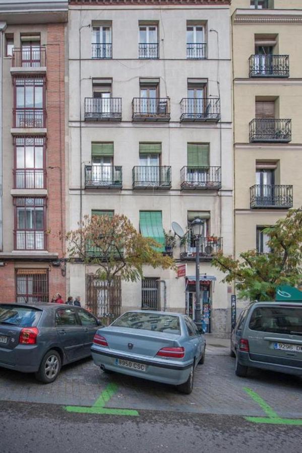 Guernica III Apartment Madrid Bagian luar foto