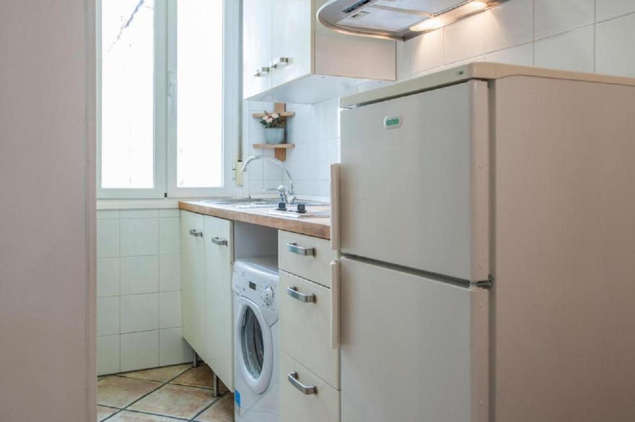 Guernica III Apartment Madrid Bagian luar foto